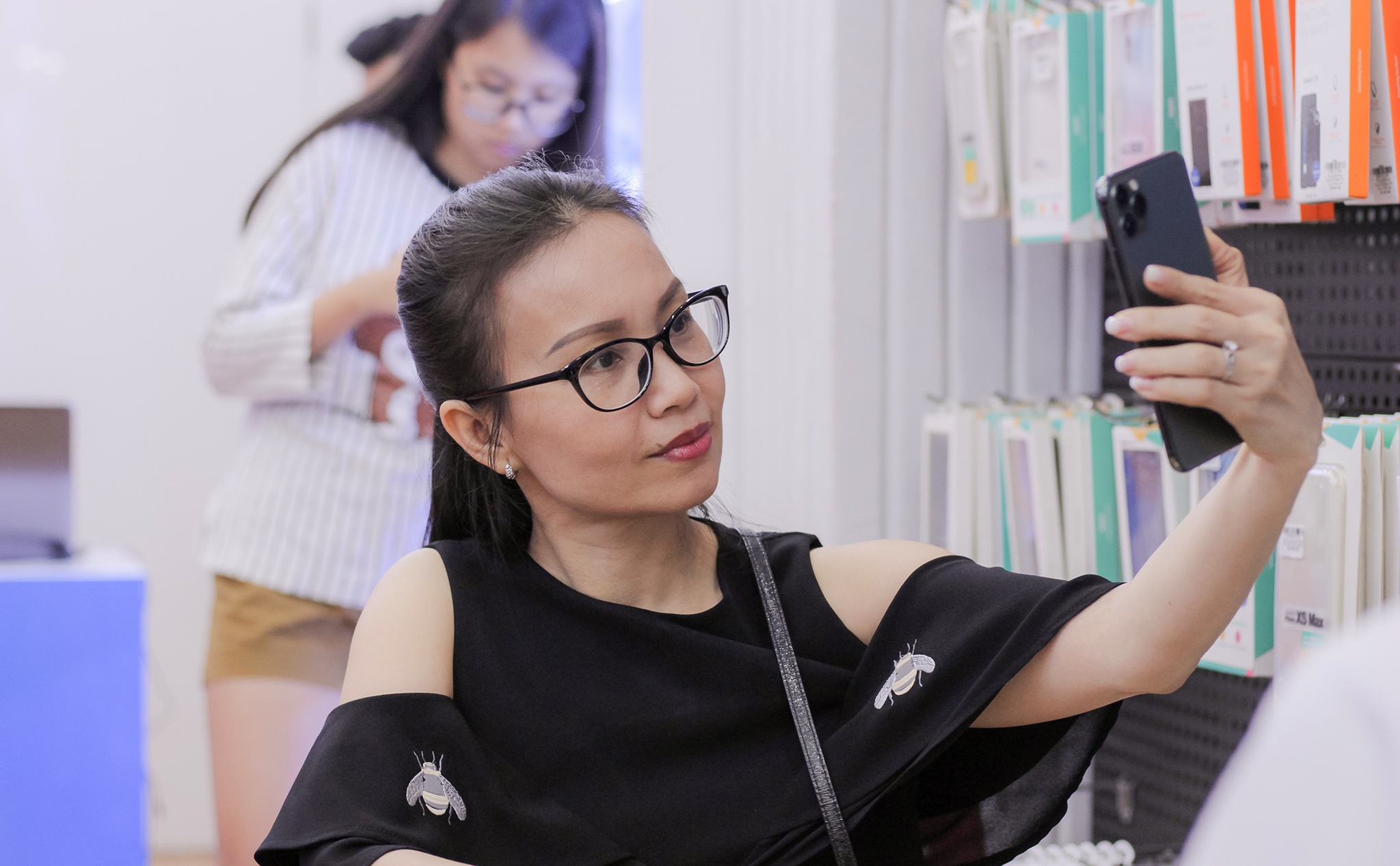 iPhone 11 Pro Max 2 sim nano anh 2