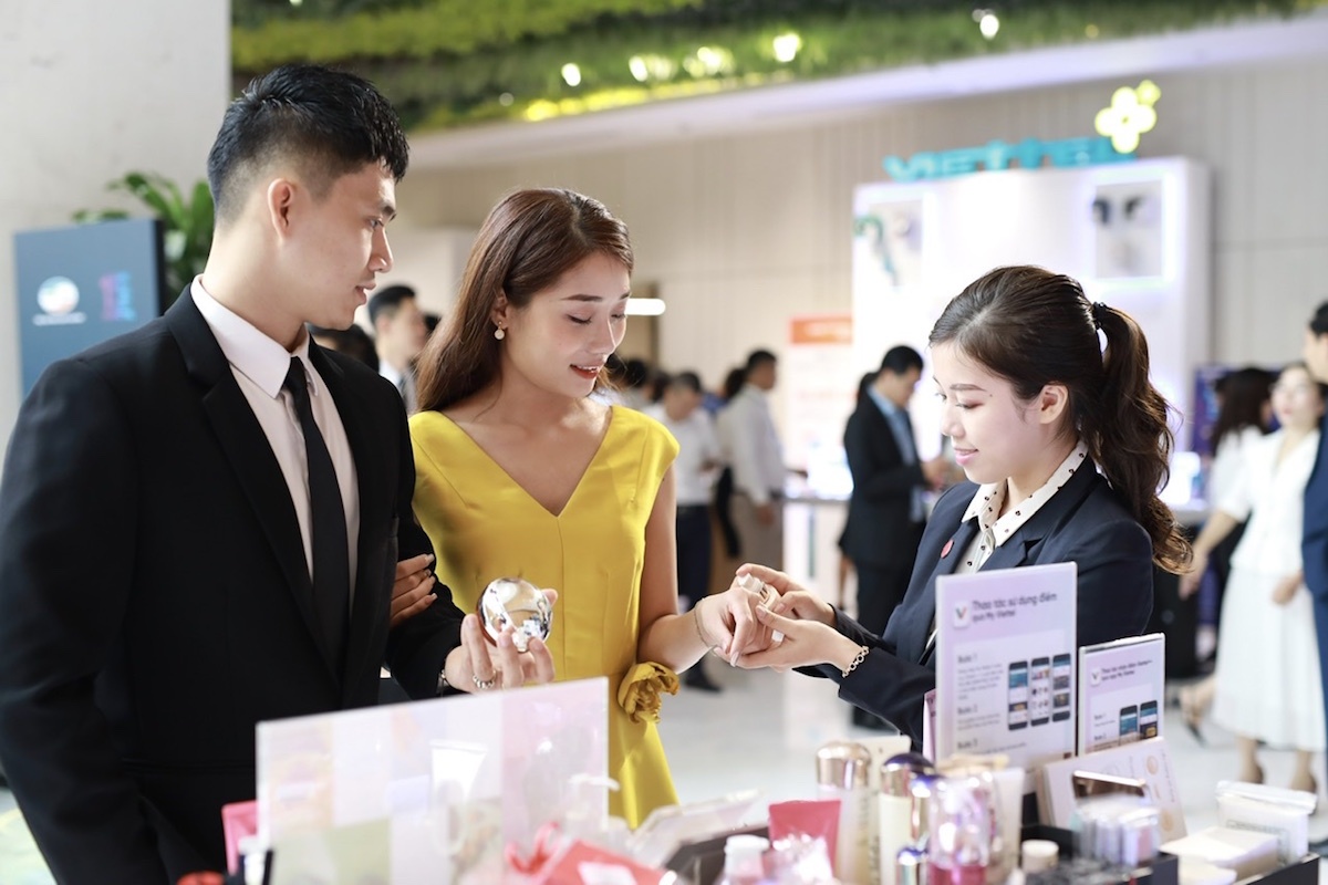 Viettel Telecom khoi dong hanh trinh moi, tro thanh telco so hinh anh