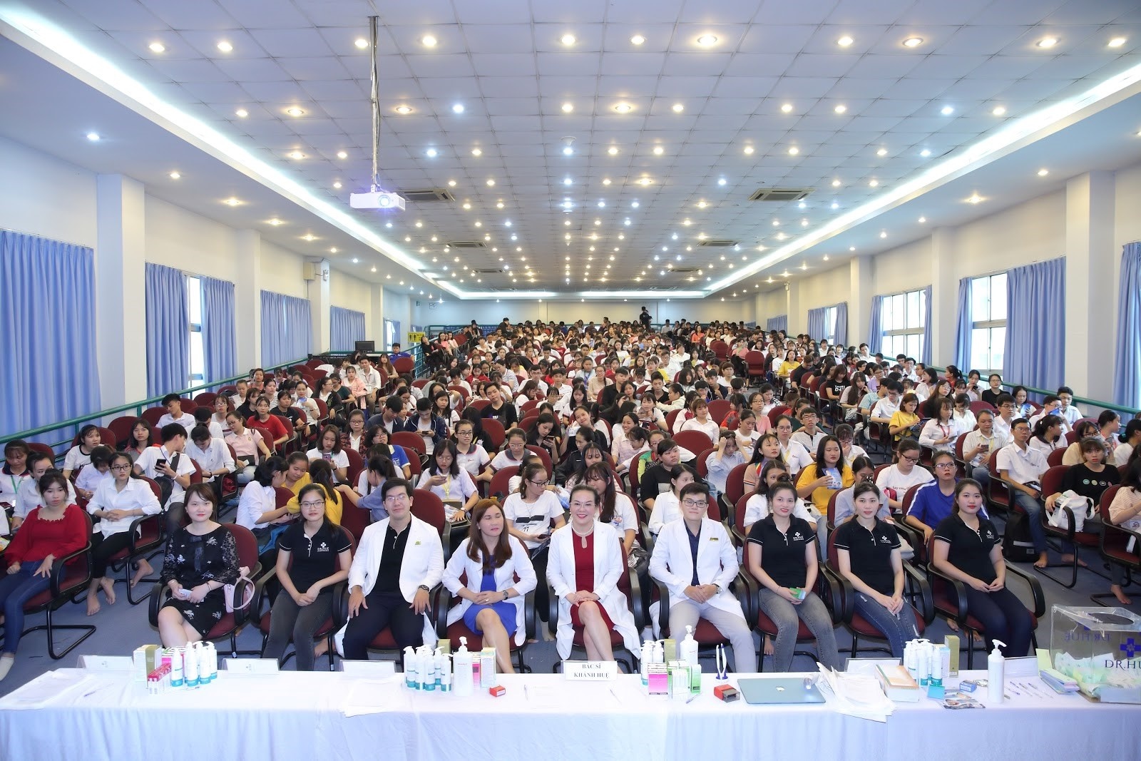 Dr. Huệ ảnh 1 Dr. Hue anh 1