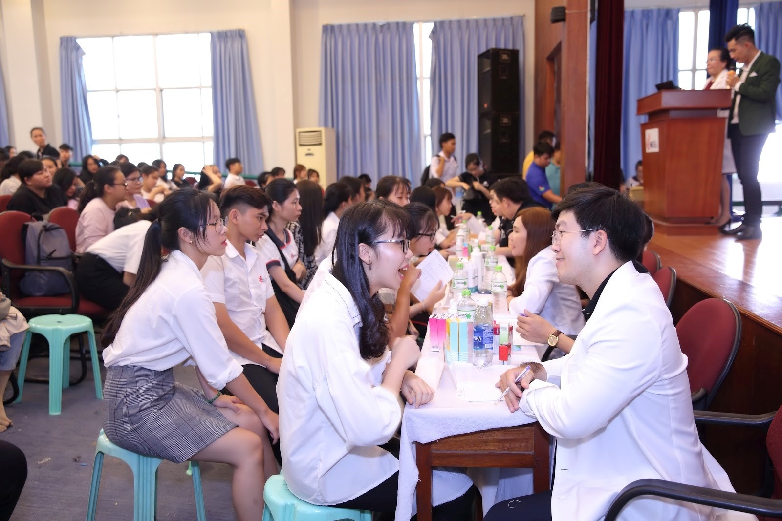 Dr. Huệ ảnh 2 Dr. Hue anh 2