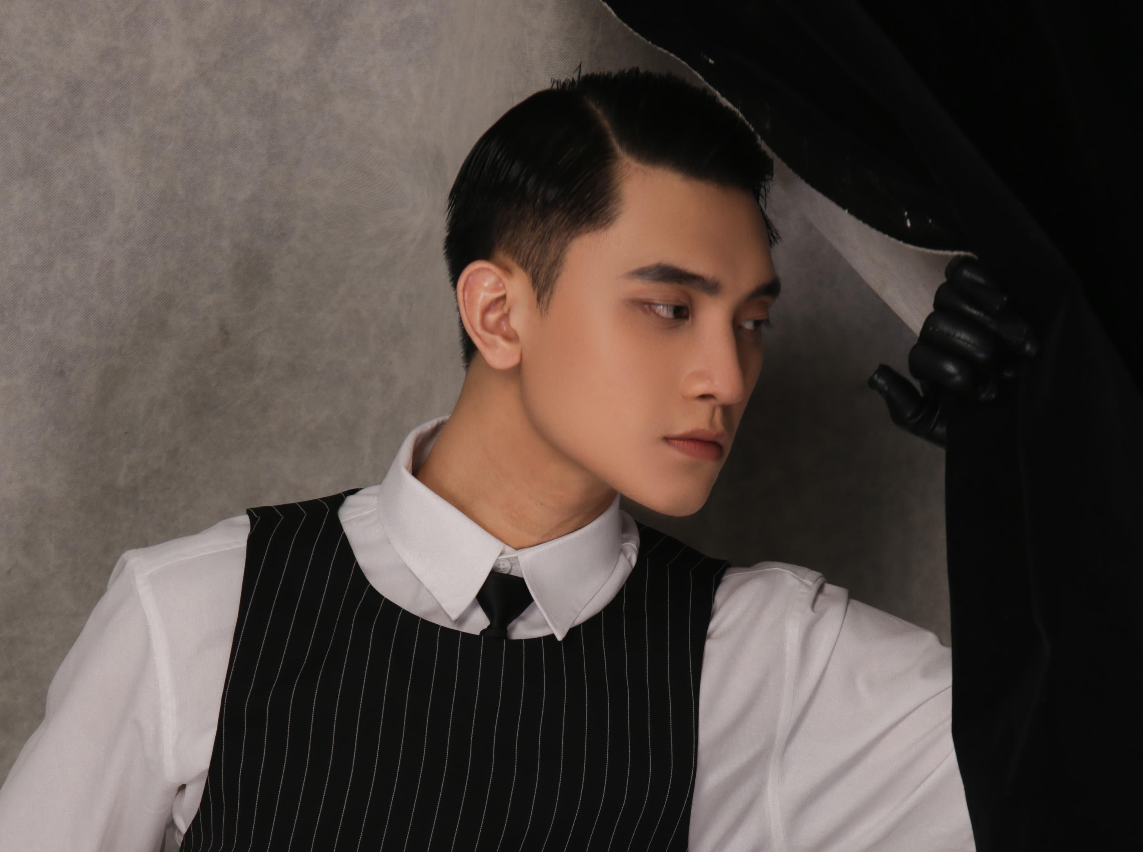 Nam ca si Neon dien trai nhu tai tu trong MV dau tay hinh anh