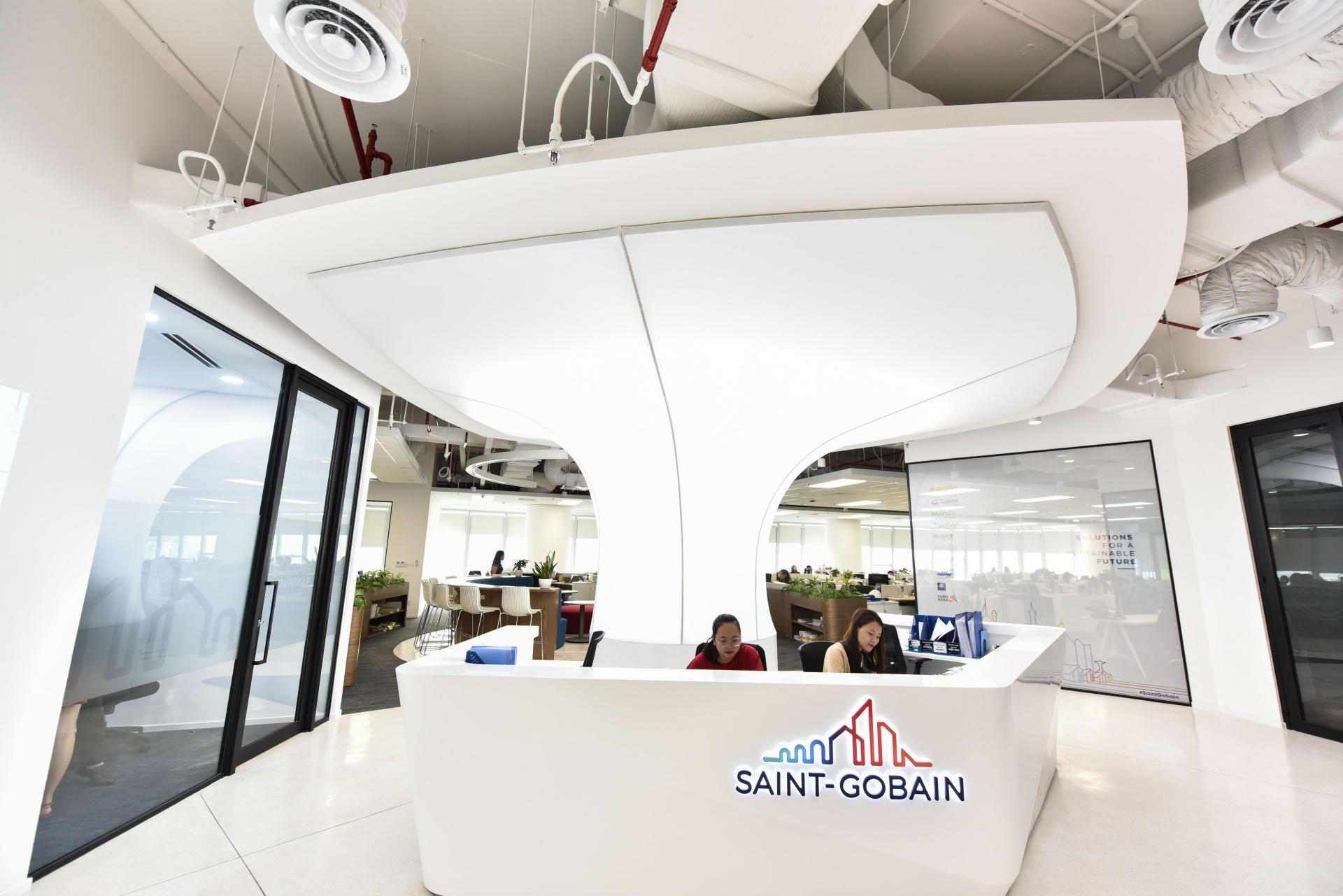 Ben trong van phong trieu USD cua Tap doan Saint-Gobain tai VN hinh anh