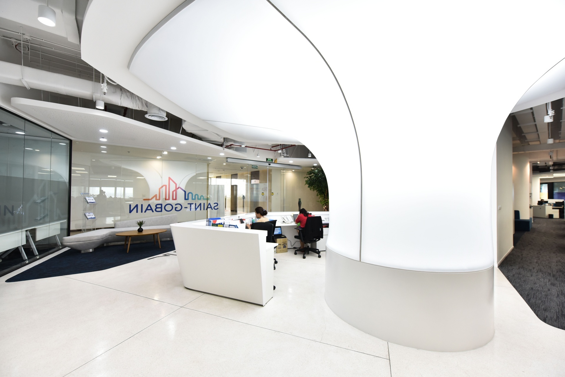 van phong trieu USD anh 2