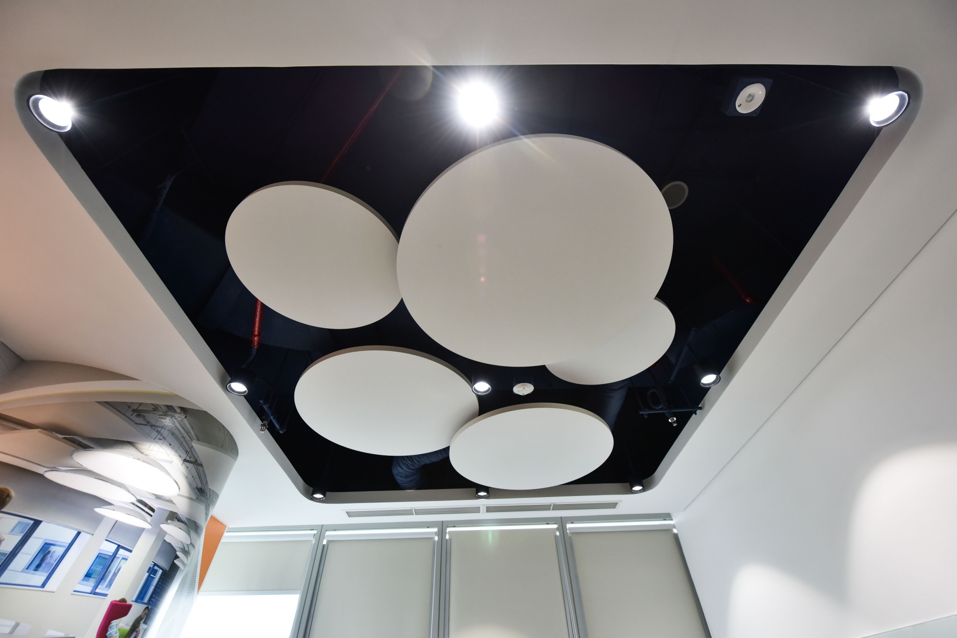 van phong trieu USD anh 9