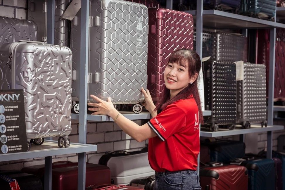 Lug cham moc 1 trieu khach hang sau ba nam ra mat hinh anh