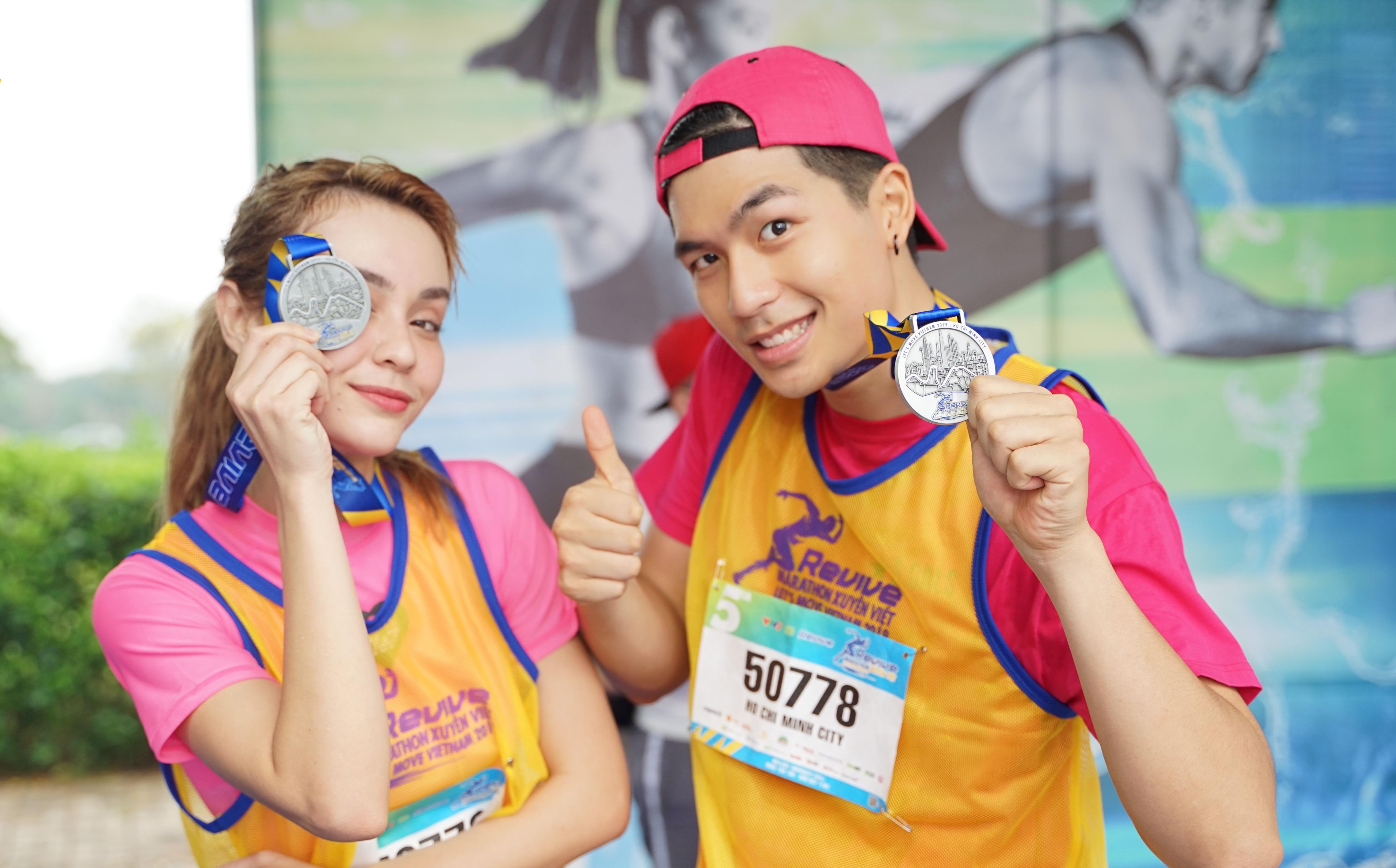 Dan sao 'Cuoc dua ky thu' do bo Revive Marathon xuyen Viet tap 6 hinh anh