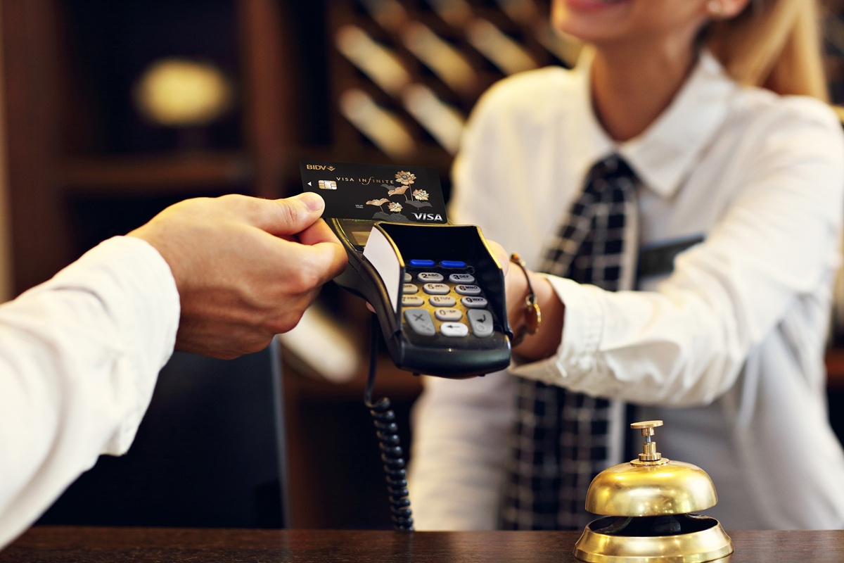 Gioi thuong luu va nhung chuan muc khat khe trong doi song hien dai hinh anh