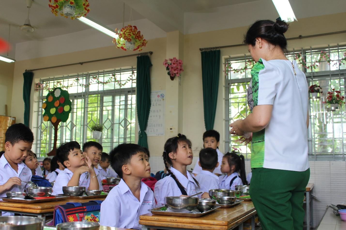 Chuan hoa thuc don ban tru cho hoc sinh tieu hoc tai Tuyen Quang hinh anh