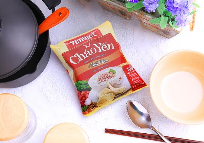 Nghe si Viet noi gi sau khi thuong thuc chao yen Yen Viet? hinh anh