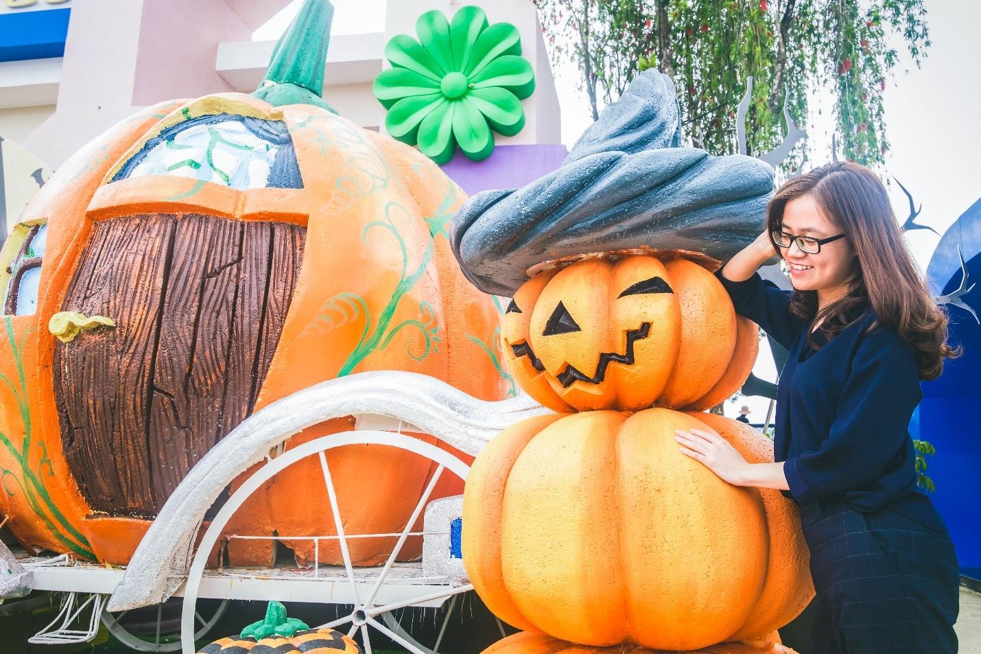 TTC World - Thung lung Tinh yeu huyen bi dip Halloween hinh anh