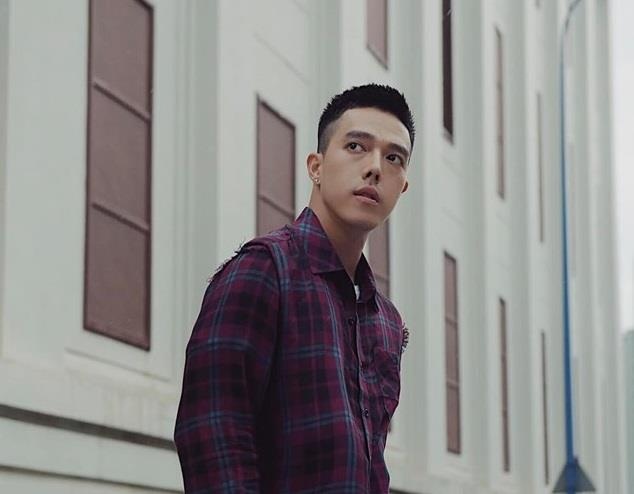 Hot boy cover Minh Chau tung MV dau tay 'Mot la anh, hai la ai' hinh anh