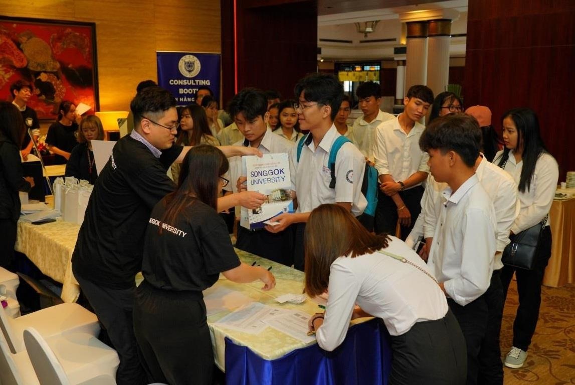 Dai hoc SongGok to chuc hoi thao du hoc Han Quoc o TP.HCM hinh anh