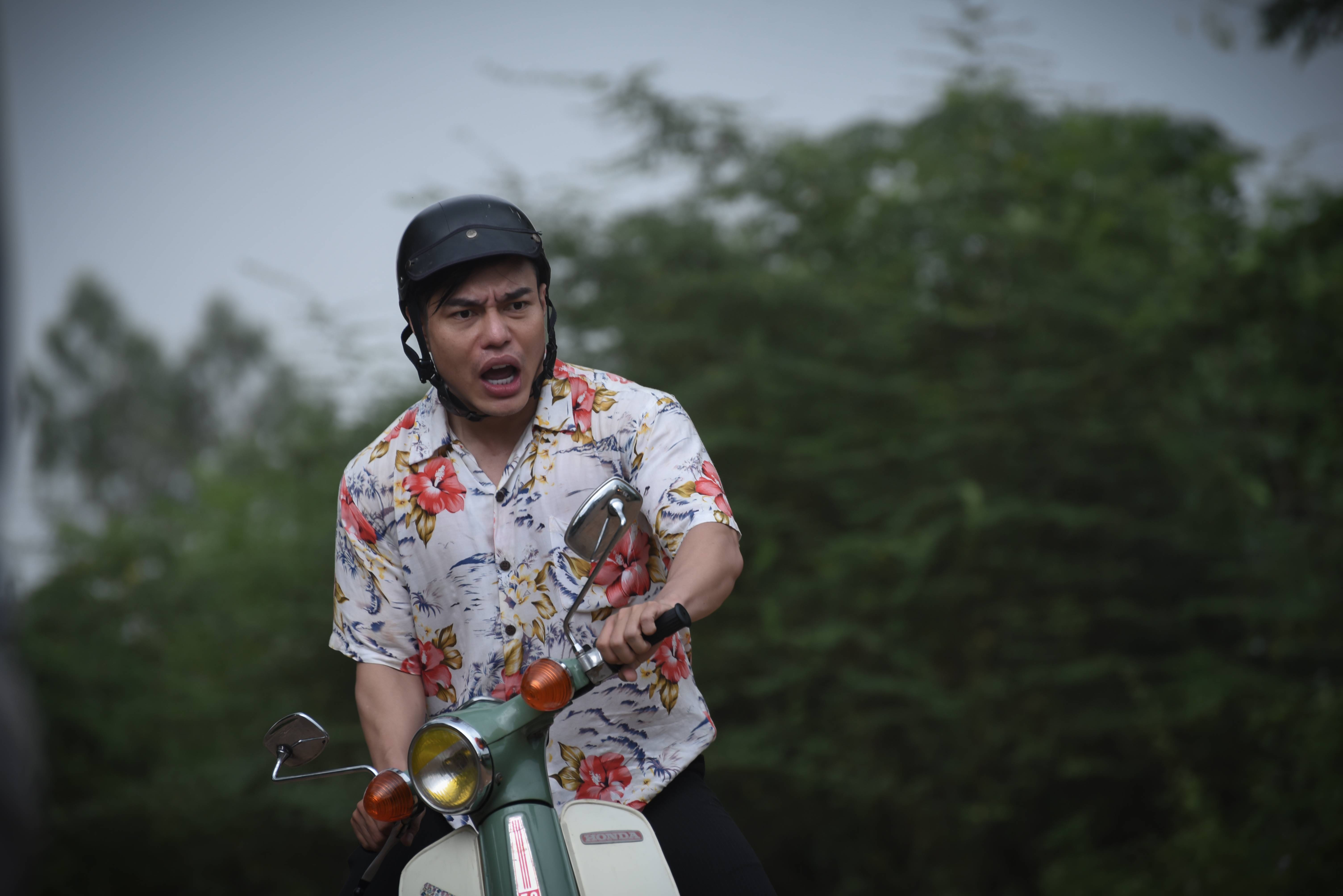 'Thien su khong phep mau' - tac pham xuyen khong ra mat mua Halloween hinh anh