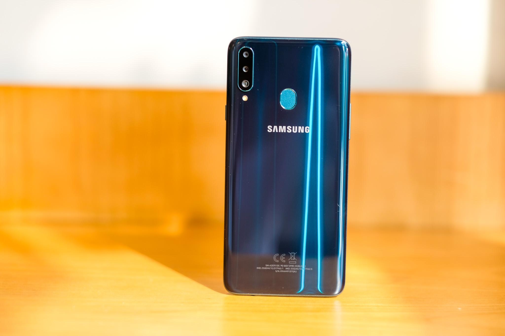 Samsung Galaxy A20s gia re anh 7