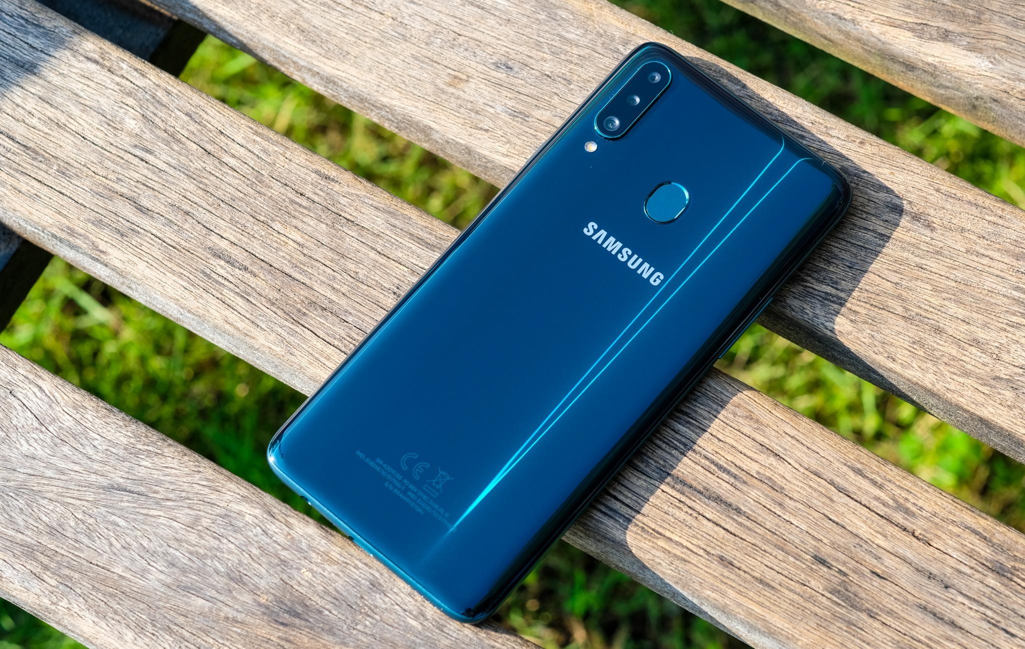 Samsung Galaxy A20s gia re anh 11