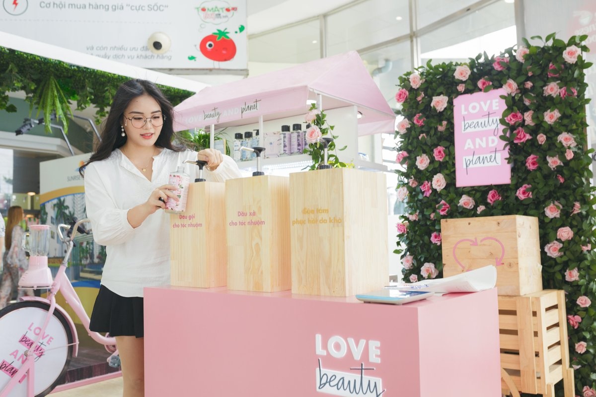 Tap doan Unilever no luc giam thieu rac thai nhua hinh anh