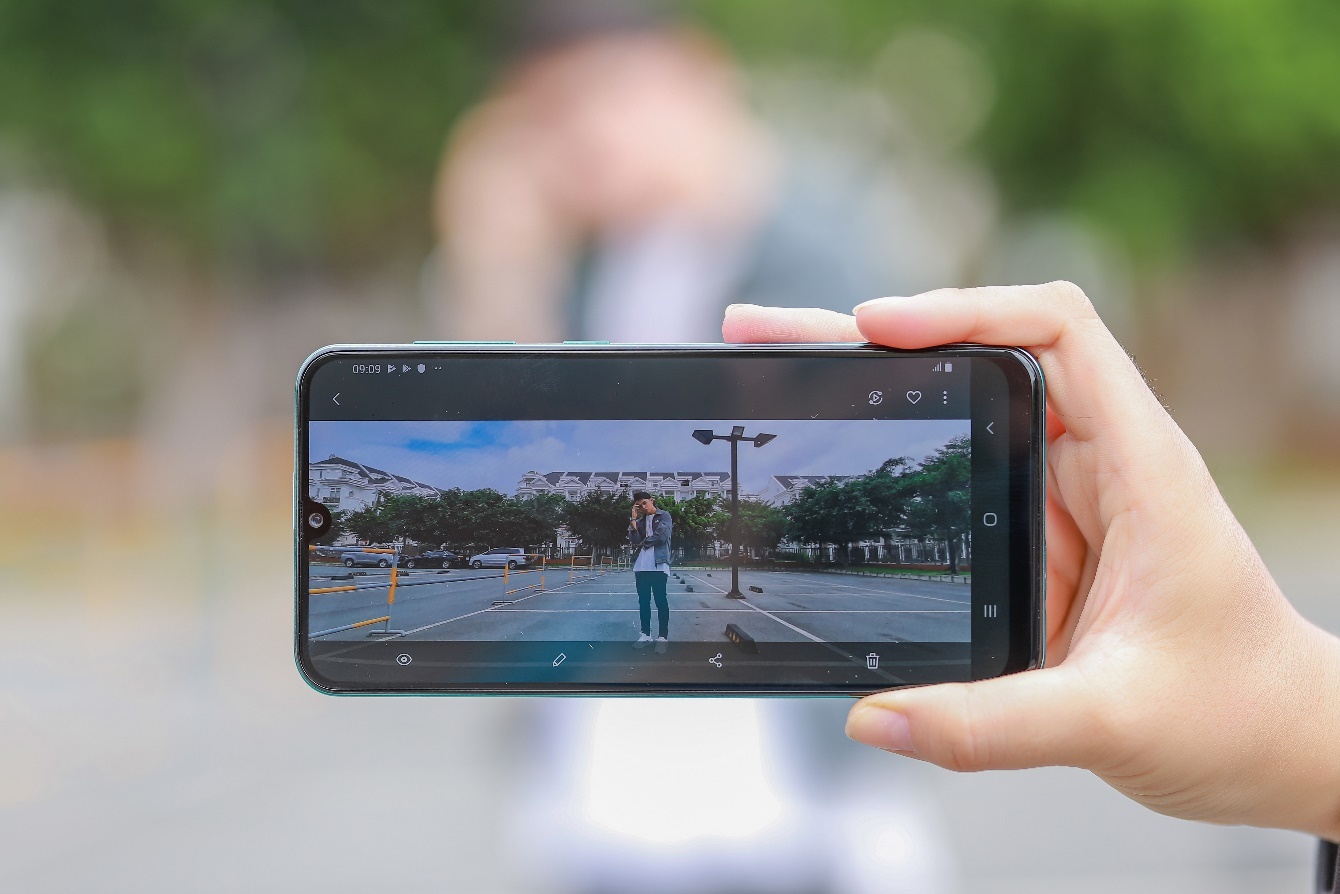 Samsung Galaxy A50s gia re anh 1