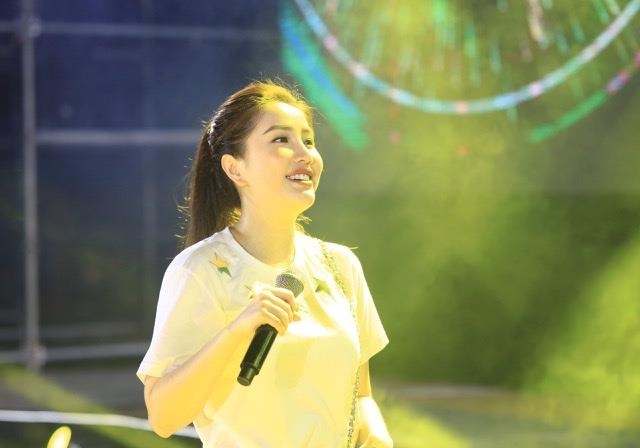 Bao Thy: ‘Toi va Dong Nhi se lam tot nhat de cong hien cho khan gia’ hinh anh