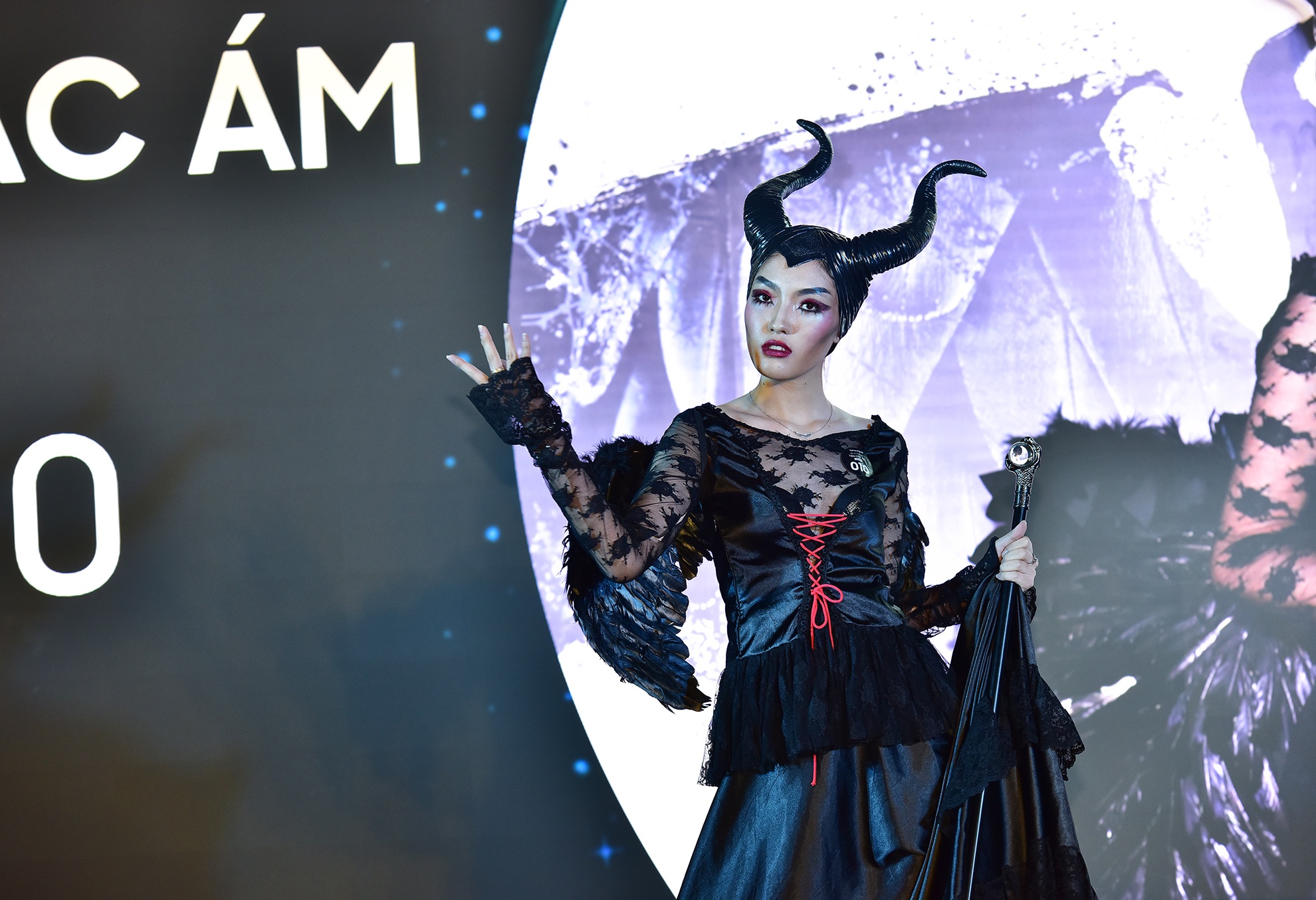 Dan Tien hac am ru nhau ‘pha dao’ khong gian cong nghe dip Halloween hinh anh