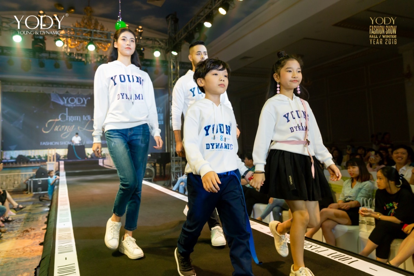 Yody to chuc show thoi trang thu - dong 2019 mung sinh nhat 5 tuoi hinh anh