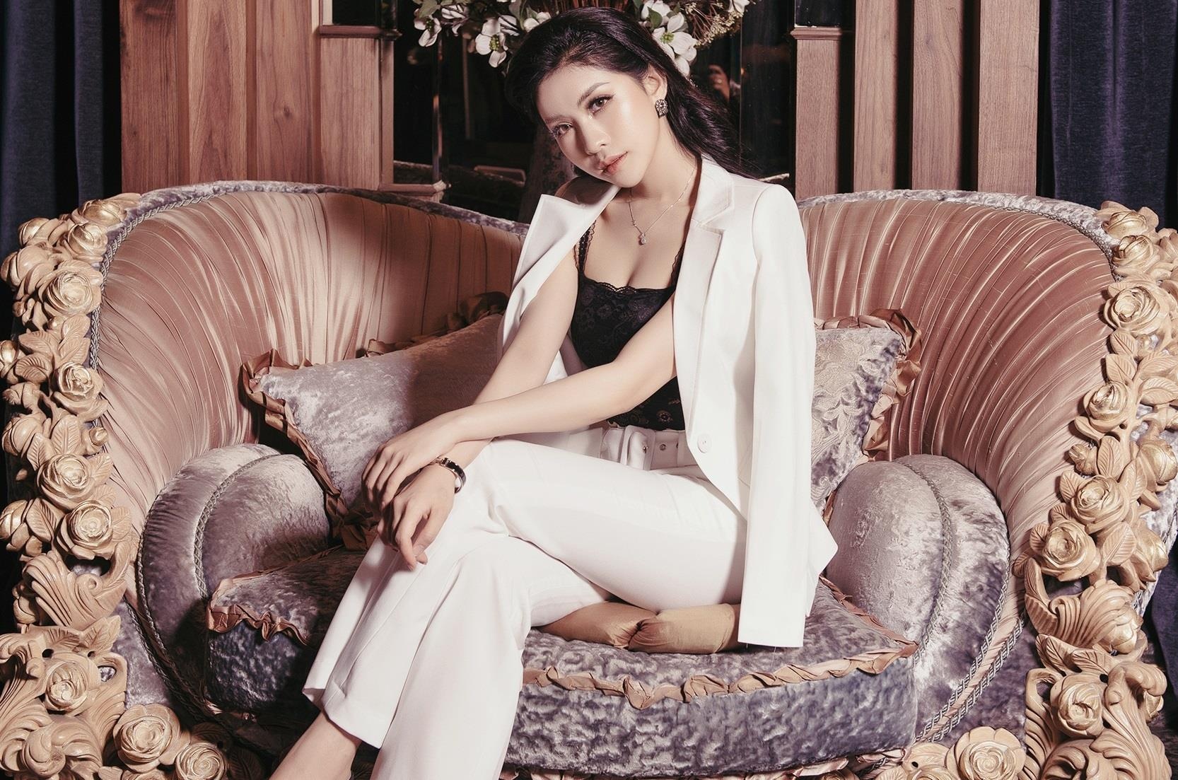 Ha Quy Tran gioi thieu BST thoi trang dam chat nu quyen hinh anh