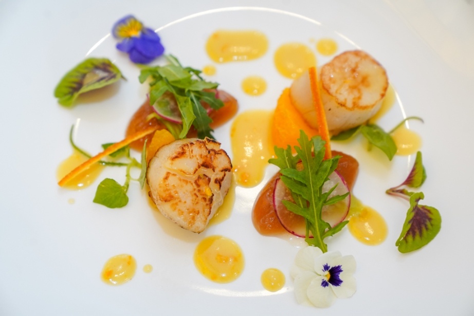 Thuc don sieu sang trong dam cuoi Ong Cao Thang - Dong Nhi hinh anh