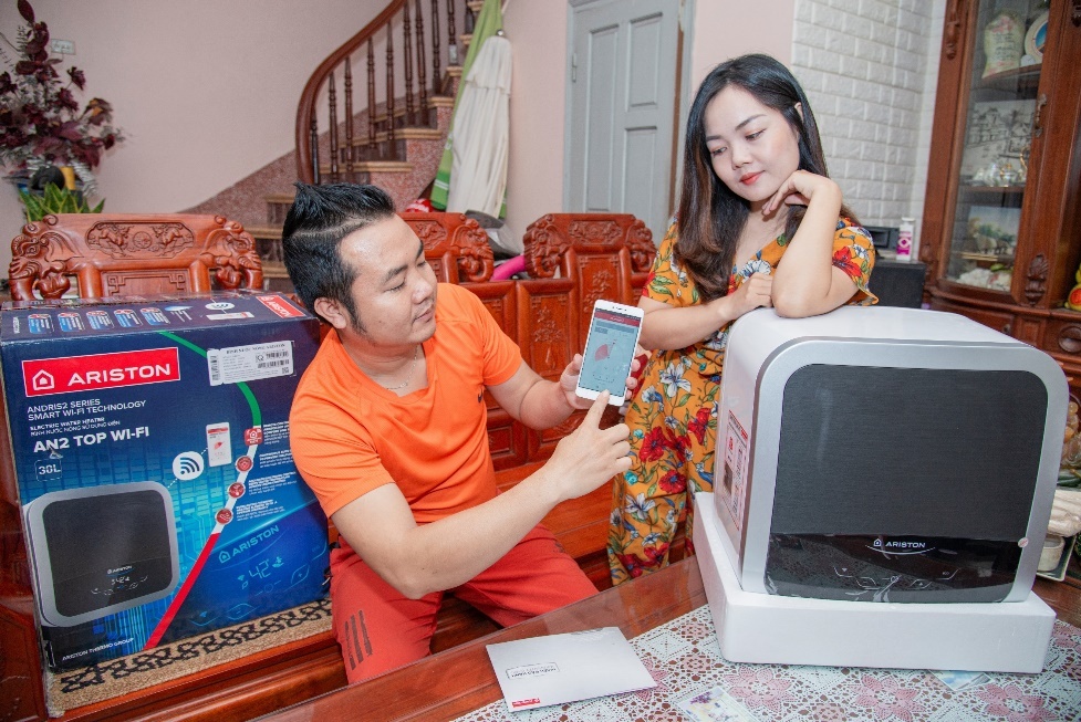 Hanh trinh tu chiec am dun nuoc den tien ich binh nong lanh Wi-Fi hinh anh