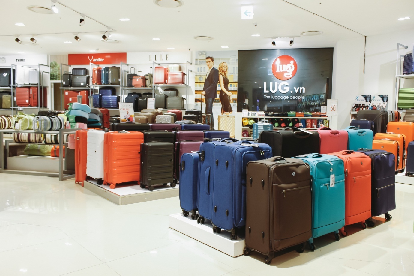 Chuỗi cửa hàng bán lẻ sản phẩm hành lý Lug ảnh 2 Chuoi cua hang ban le san pham hanh ly Lug anh 2