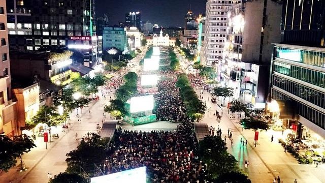 Pho di bo Nguyen Hue se chieu truc tiep 9 tran dau cua doi tuyen VN hinh anh