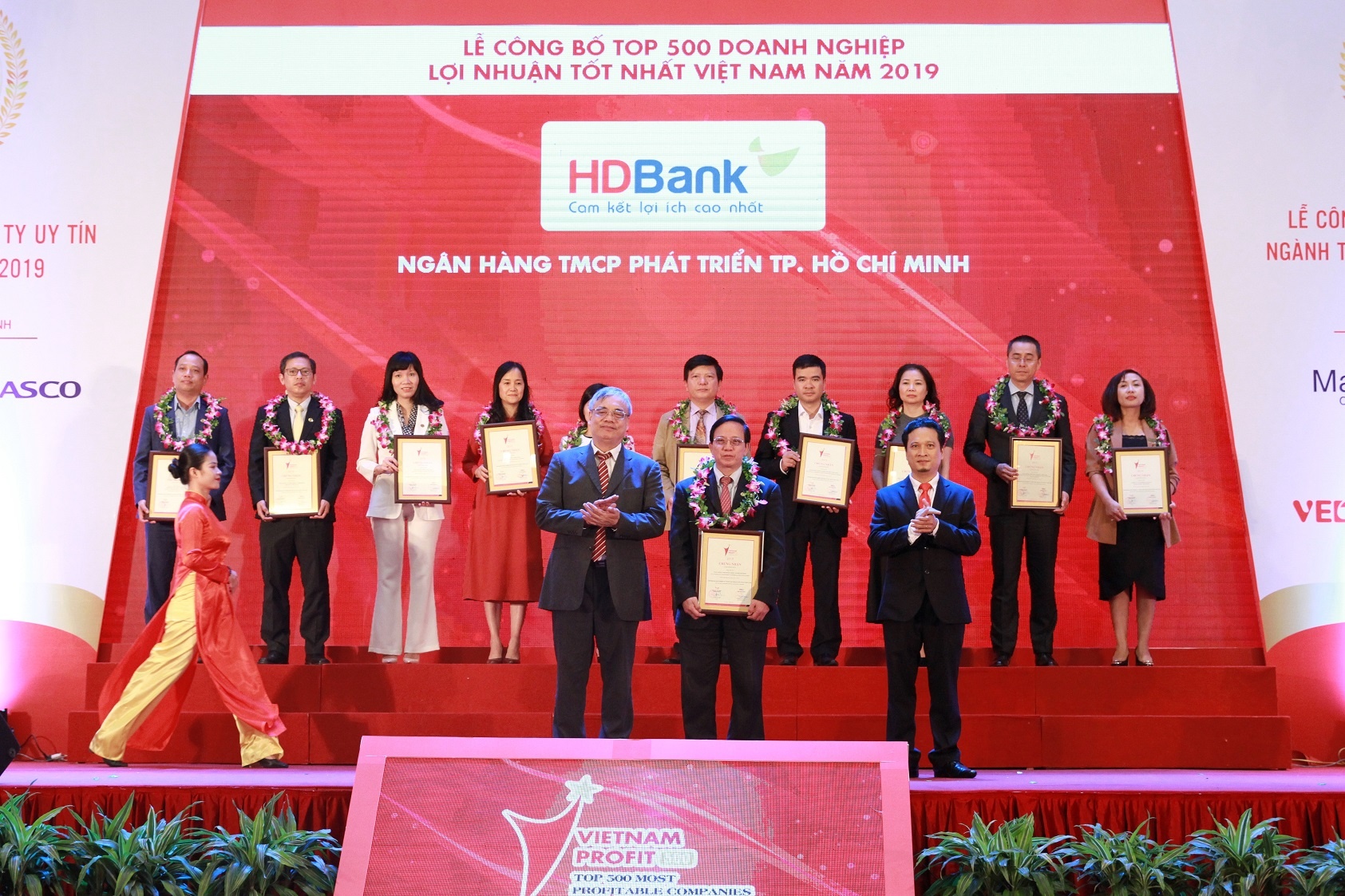 HDBank vao top 10 ngan hang co loi nhuan tot nhat hinh anh