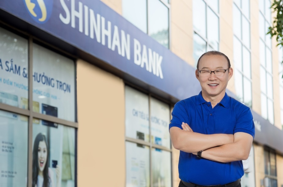 Ngan hang Han Quoc tiep lua de HLV Park Hang-seo viet tiep giac mo hinh anh