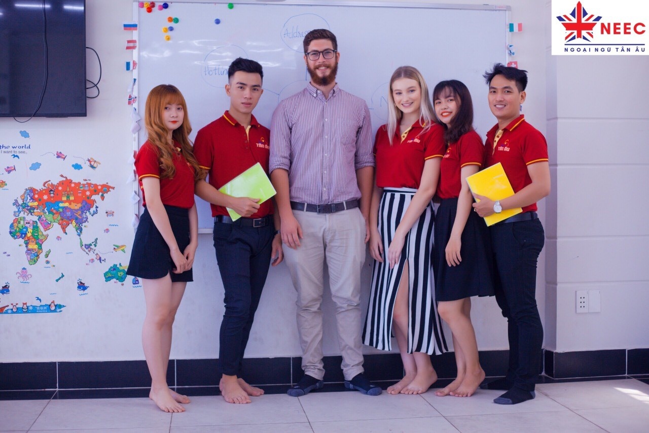 Trung tam ngoai ngu Tan Au anh 1