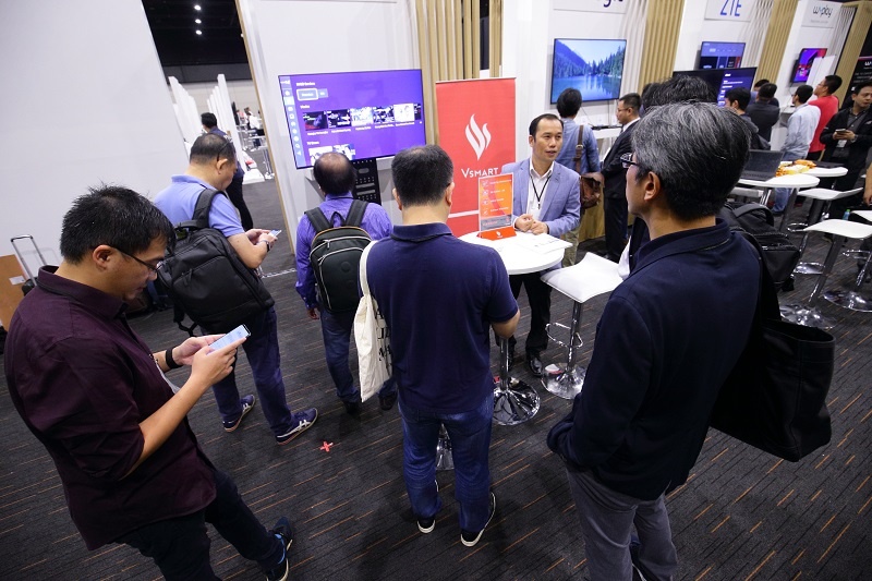 vin ra mat 5 mau smartTV anh 3