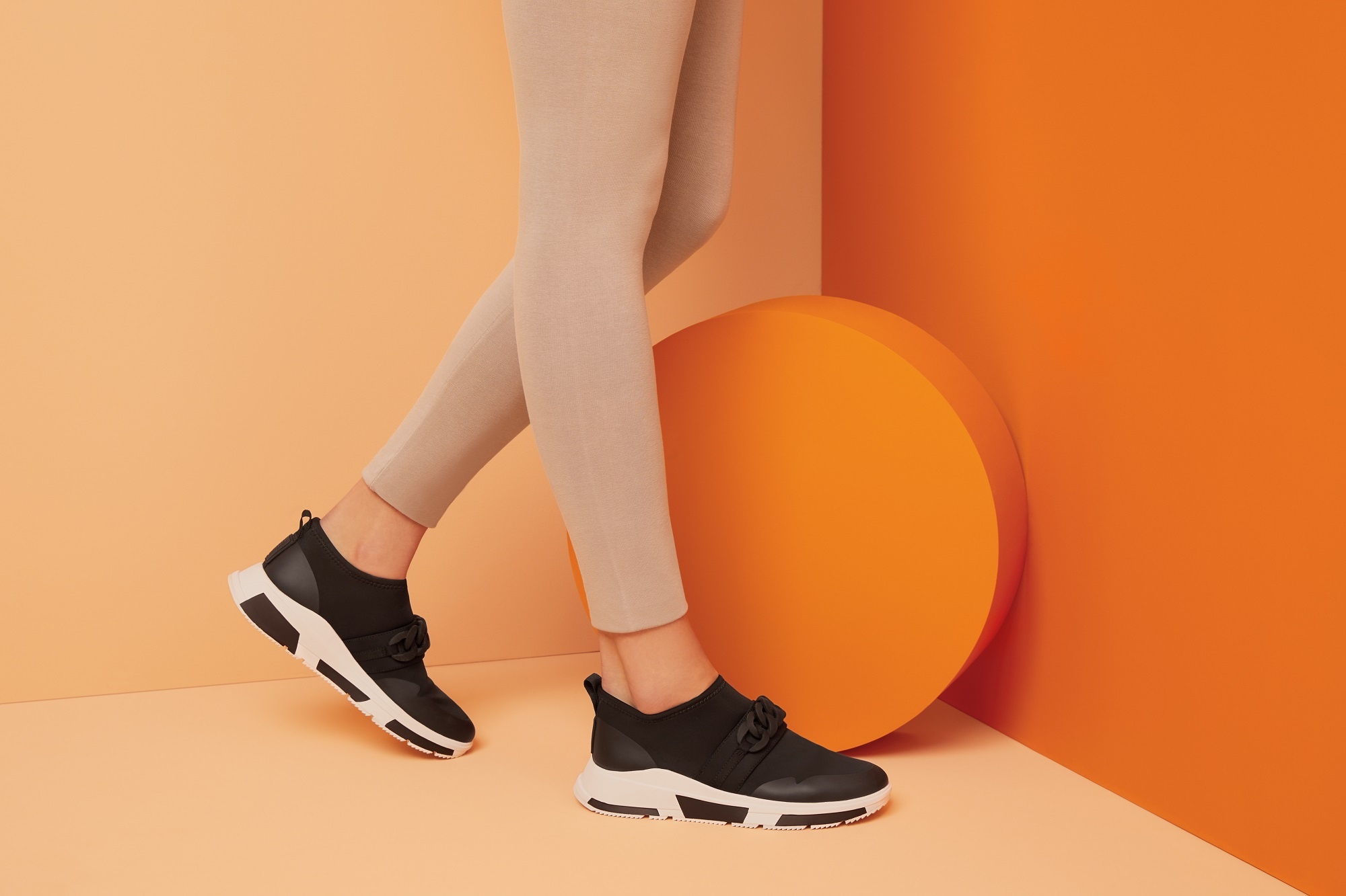 1.001 cach chon giay cho chan khoe khong phai ai cung biet hinh anh