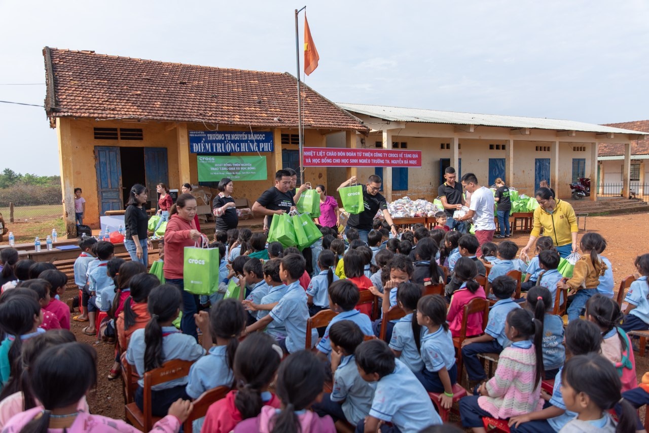 Crocs Viet Nam anh 6