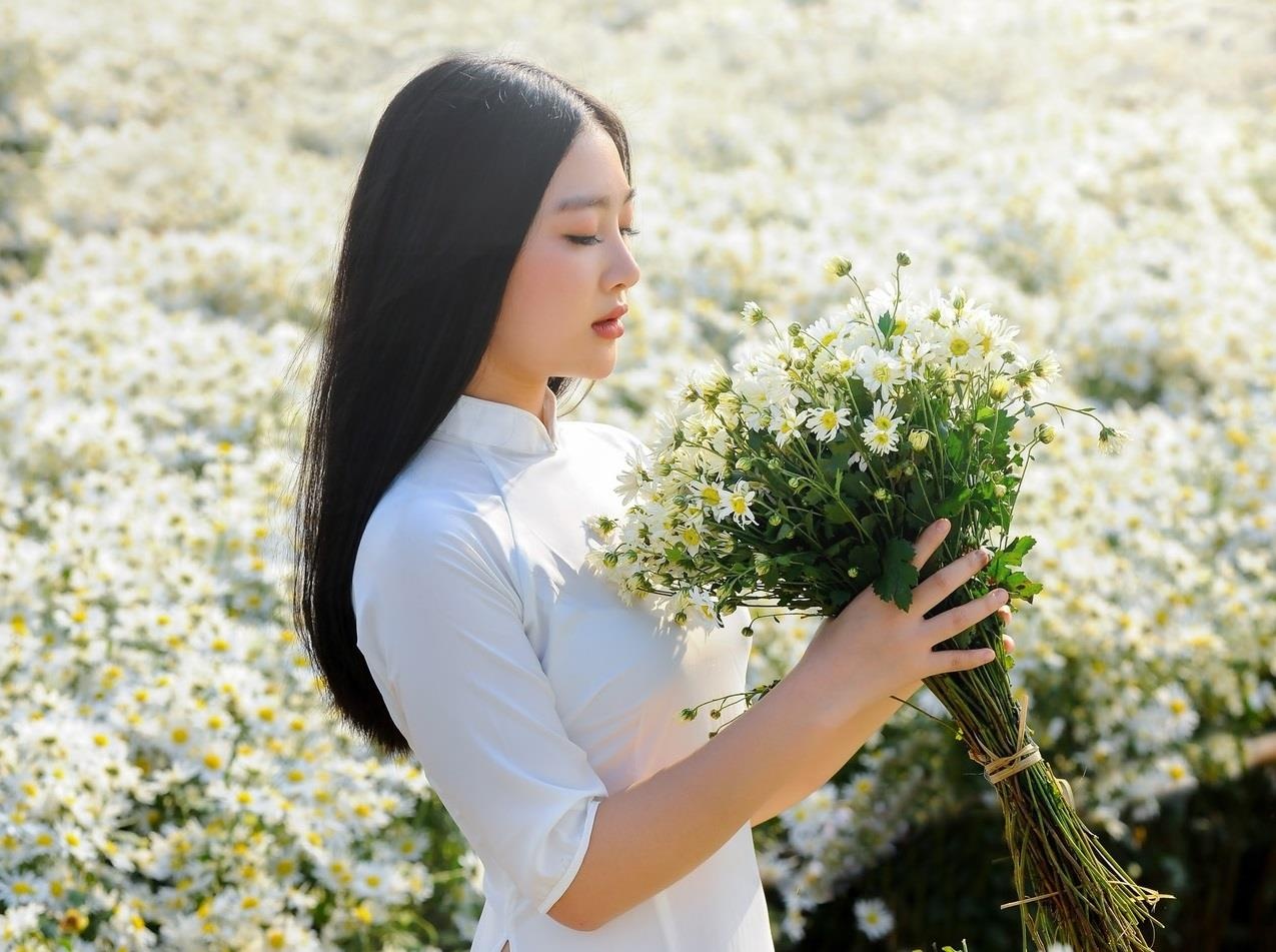 Gioi tre hao hung 'tray hoi' thung lung cuc hoa mi ben ho Tay hinh anh