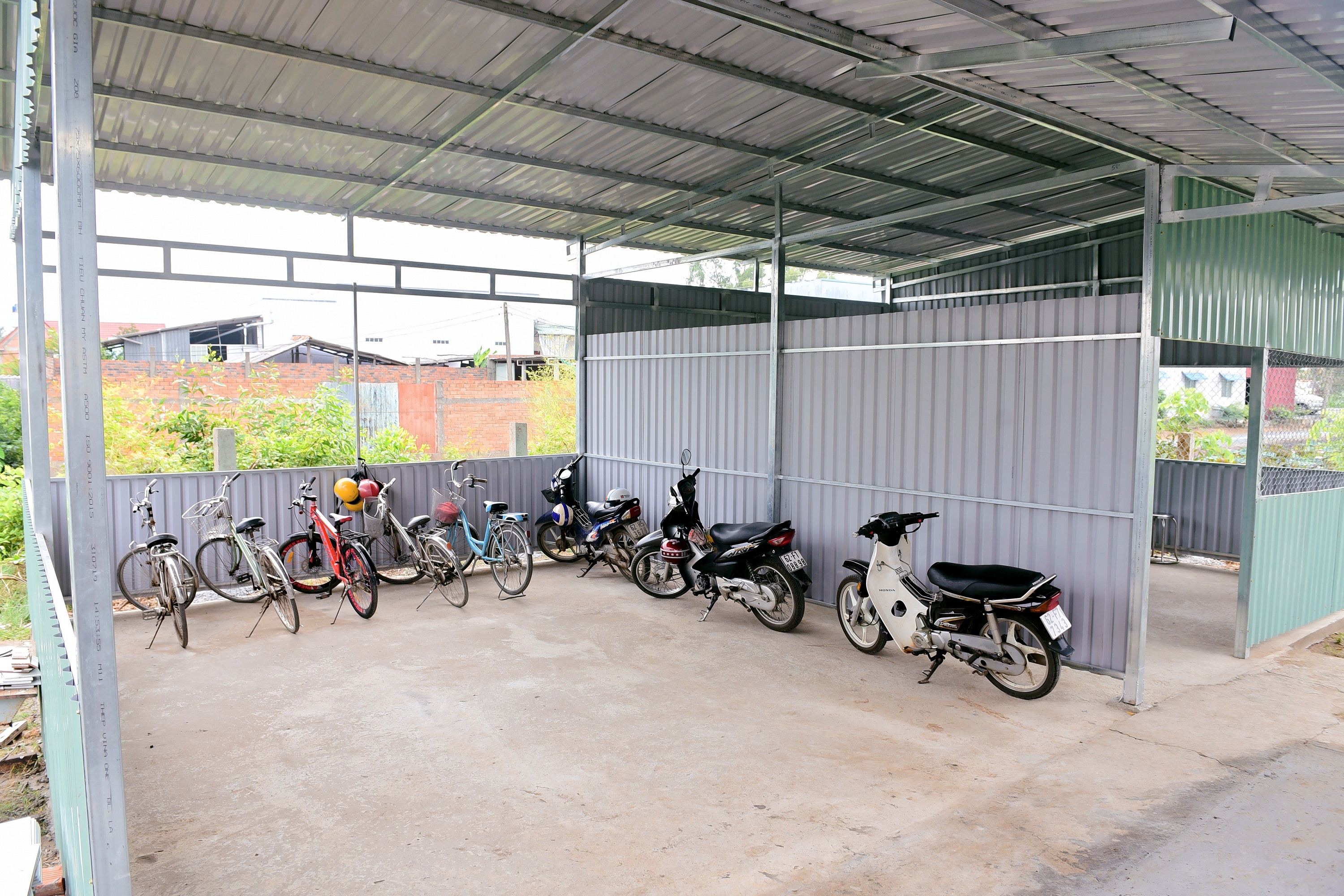 Truong Tieu hoc Tan Dong anh 12