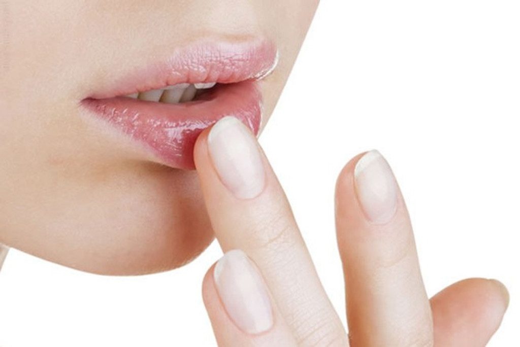 dưỡng môi ảnh 2 duong moi anh 2