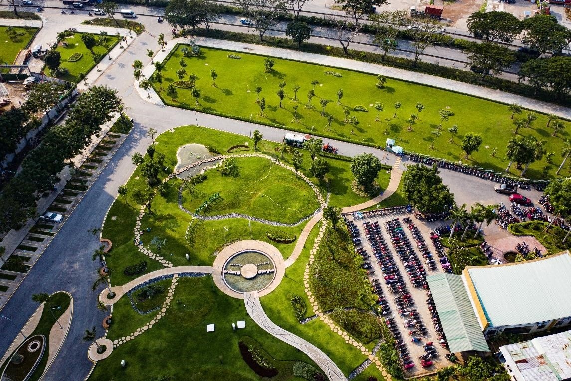 Du an can ho cao cap Eco Green Saigon quan 7 vuot tien do xay dung hinh anh