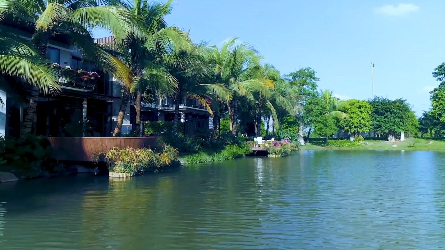 Biet thu The Island lay cam hung tu Dubai, gan 50% dien tich mat nuoc hinh anh