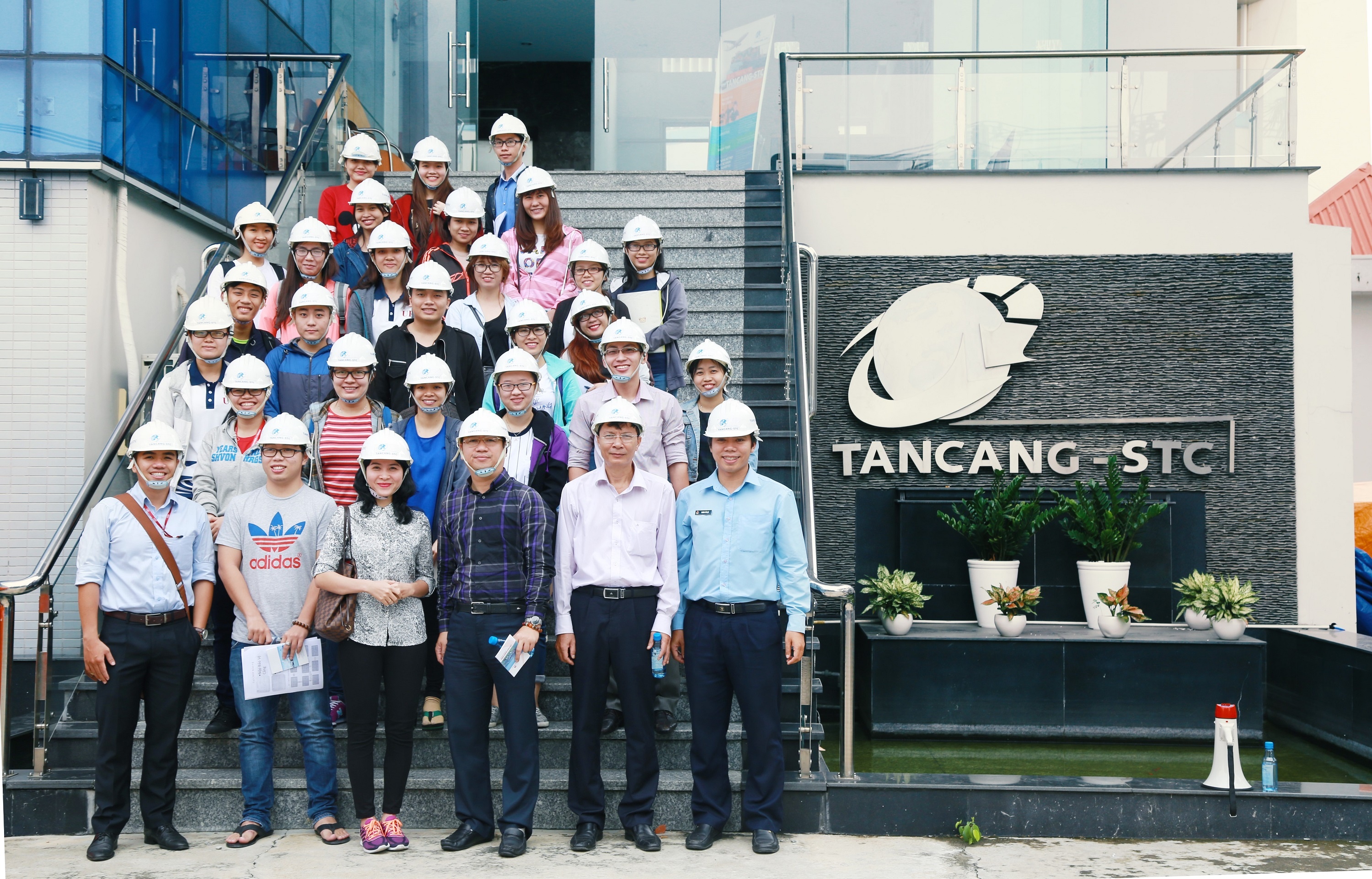 Đại học Kinh tế - Tài chính TP.HCM ảnh 1 Dai hoc Kinh te - Tai chinh TP.HCM anh 1