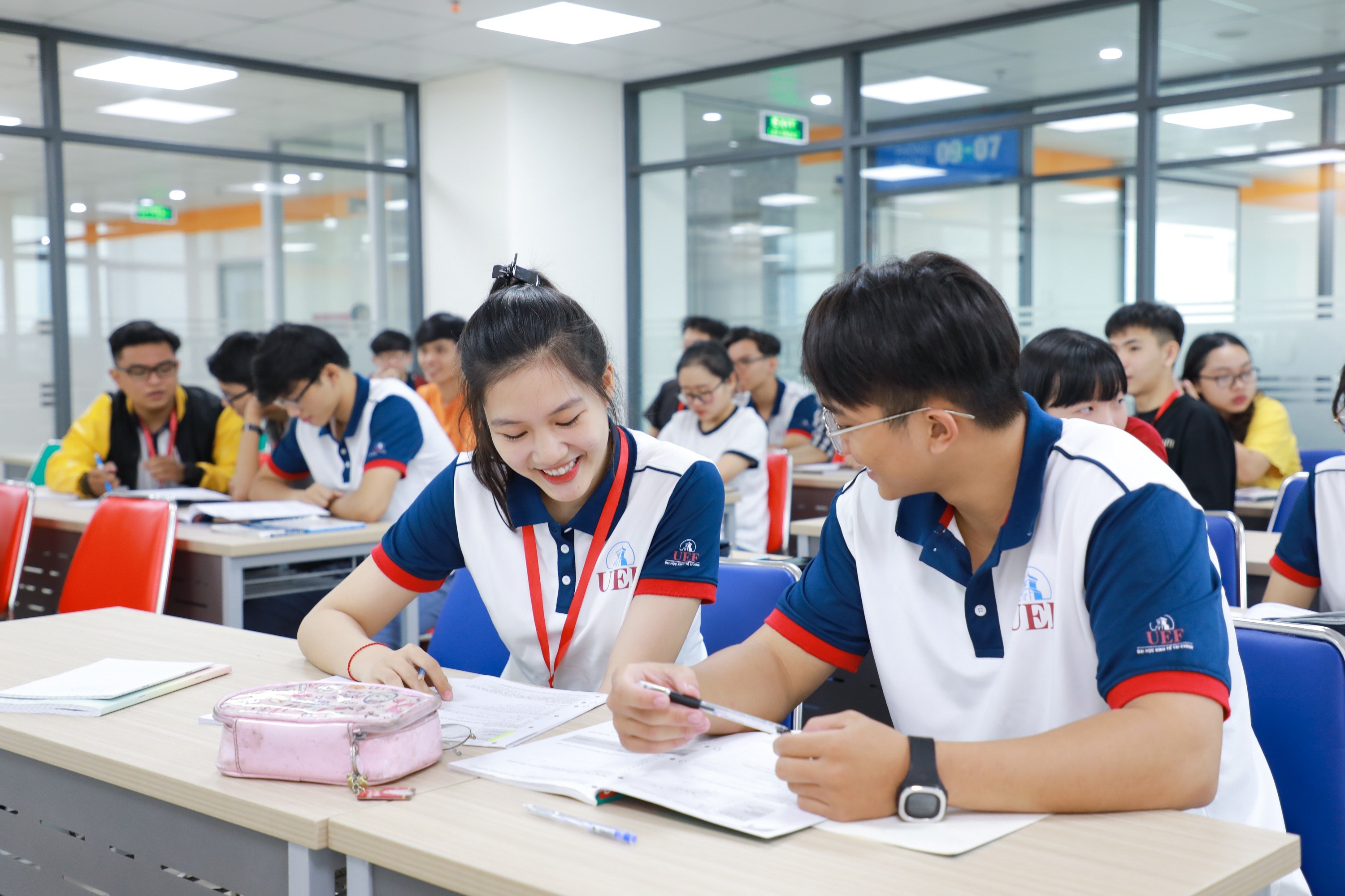 Logistics va quan ly chuoi cung ung - 'nguoi van chuyen' thoi 4.0 hinh anh