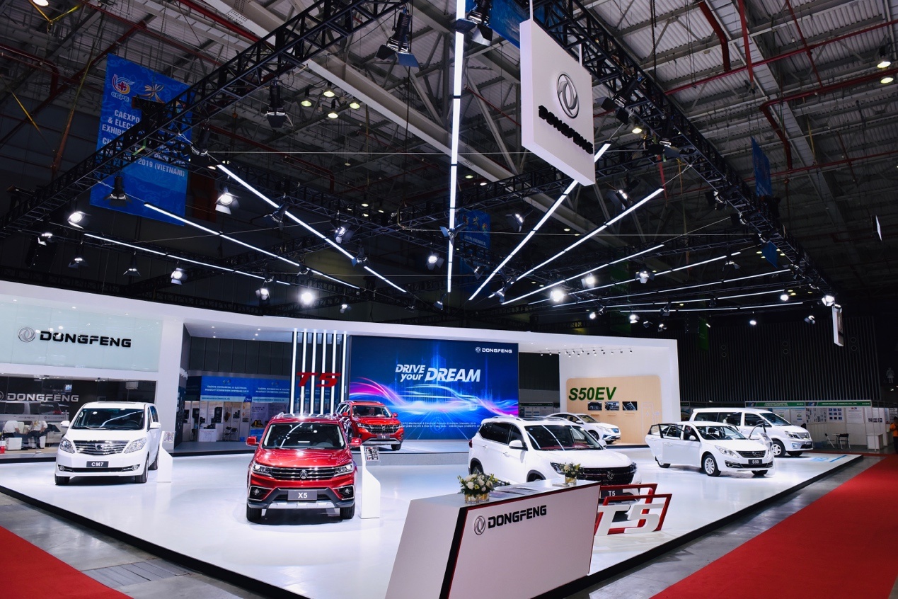 DongFeng ra mat dong xe moi tai trien lam san pham co khi, dien tu hinh anh