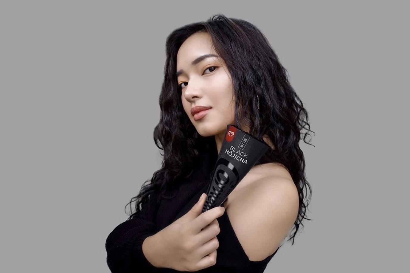 Check-in voi kem - trao luu chat khien Chau Bui va dan hot face me man hinh anh