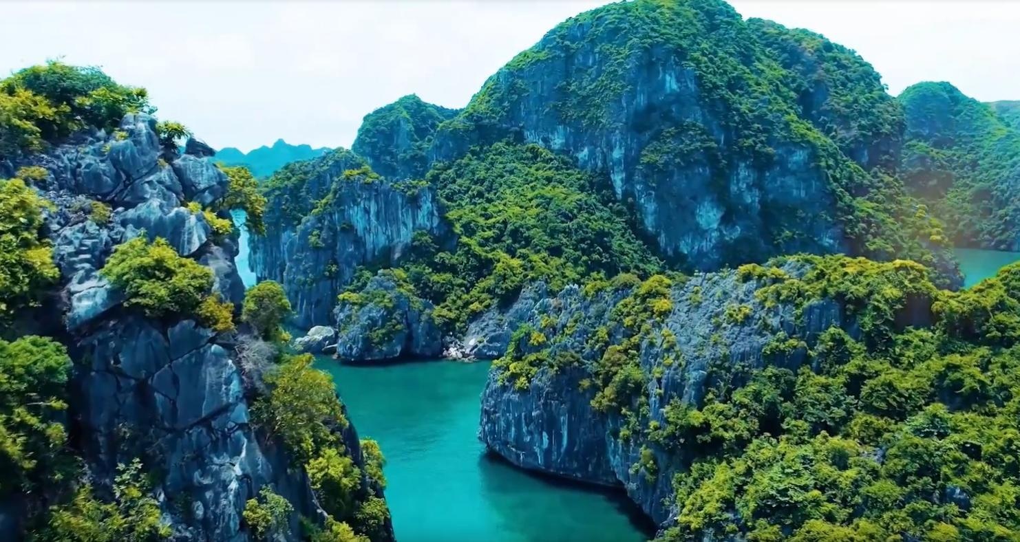 Vi sao Quang Ninh la diem du lich ly tuong quanh nam? hinh anh