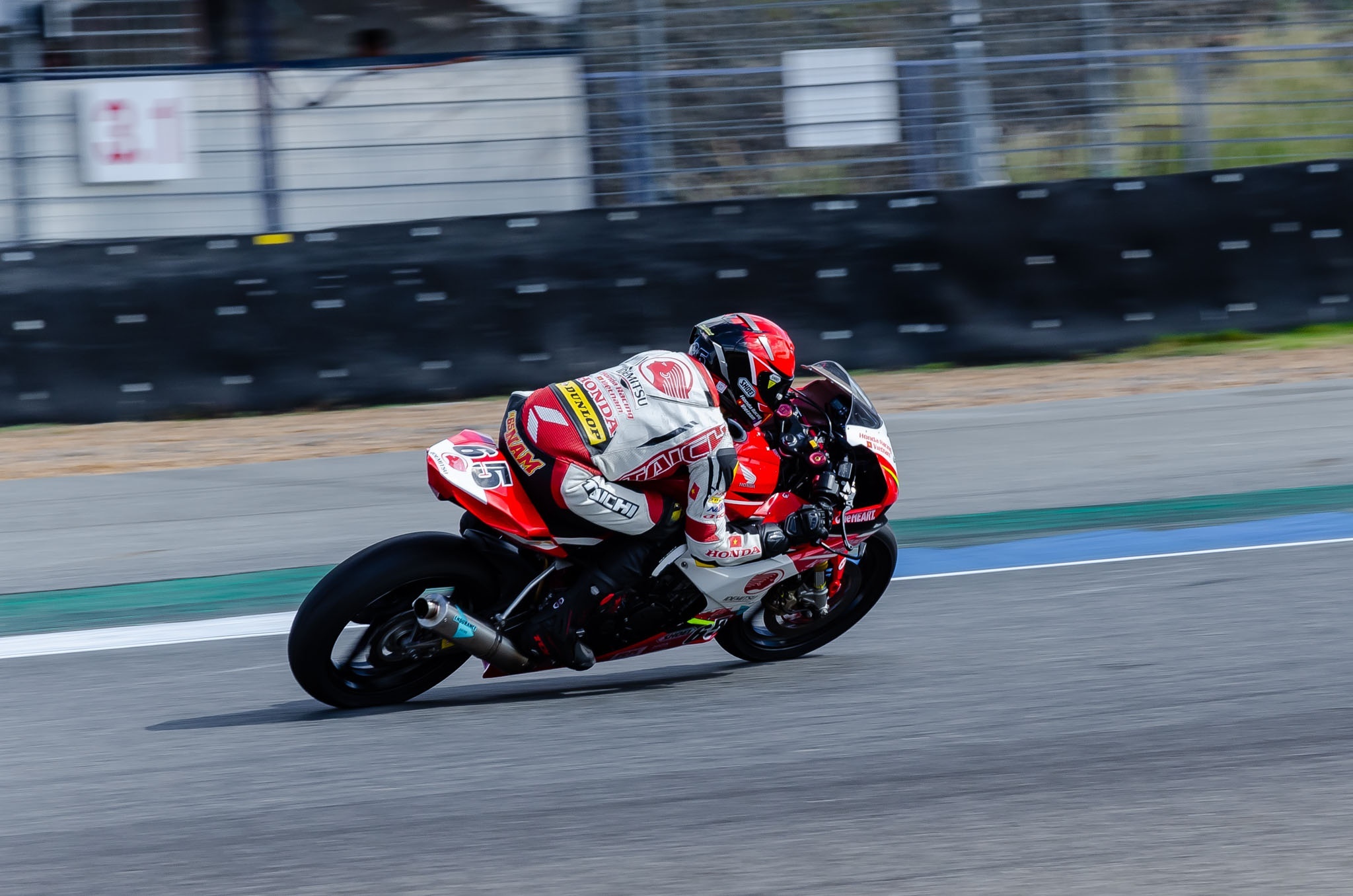 dua xe the thao anh 4