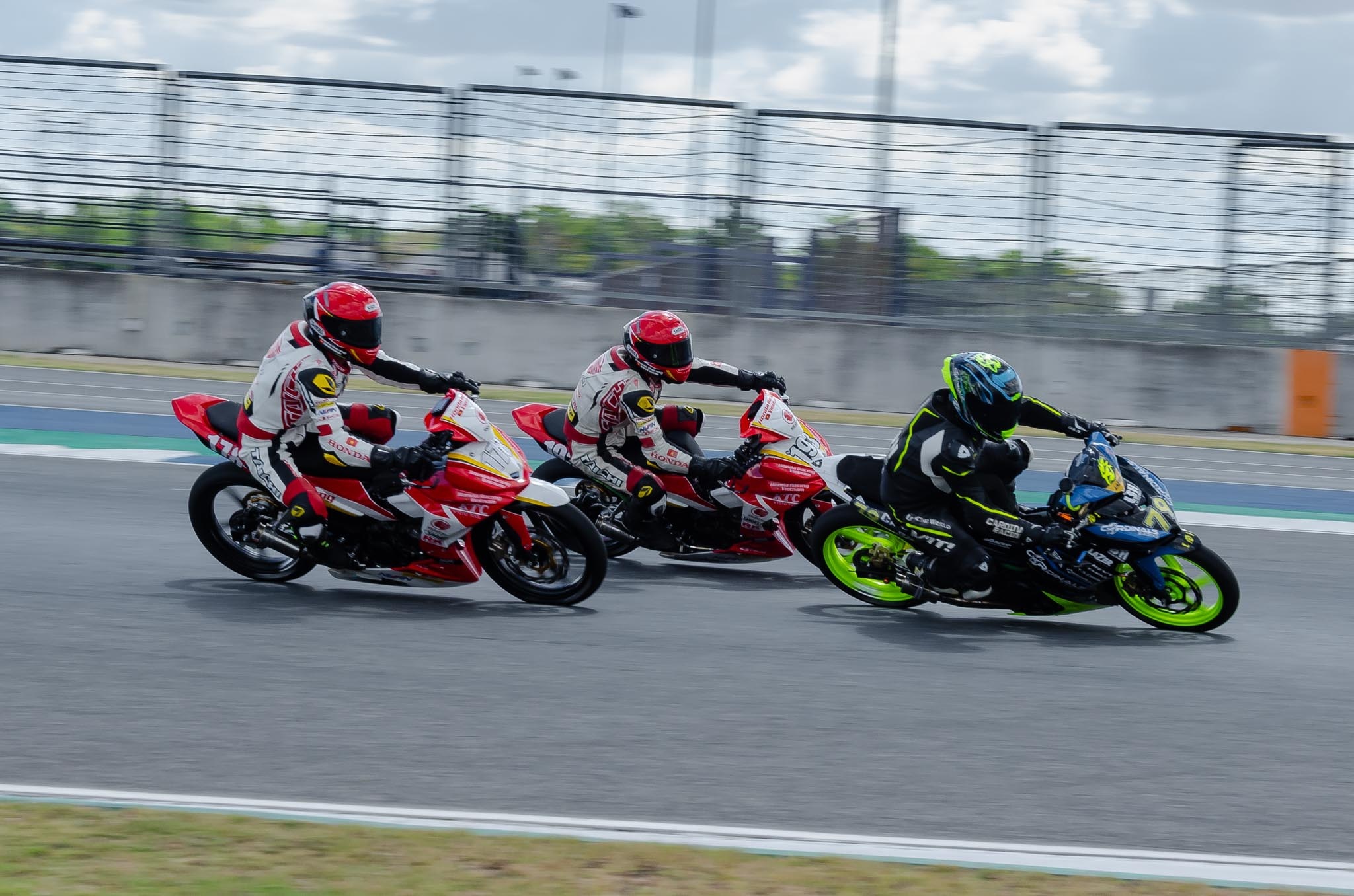 dua xe the thao anh 6