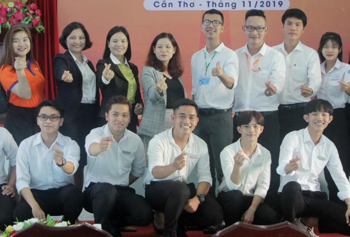 Hon 1.000 sinh vien du ngay hoi 'So huu ky nang, thang hoa su nghiep' hinh anh