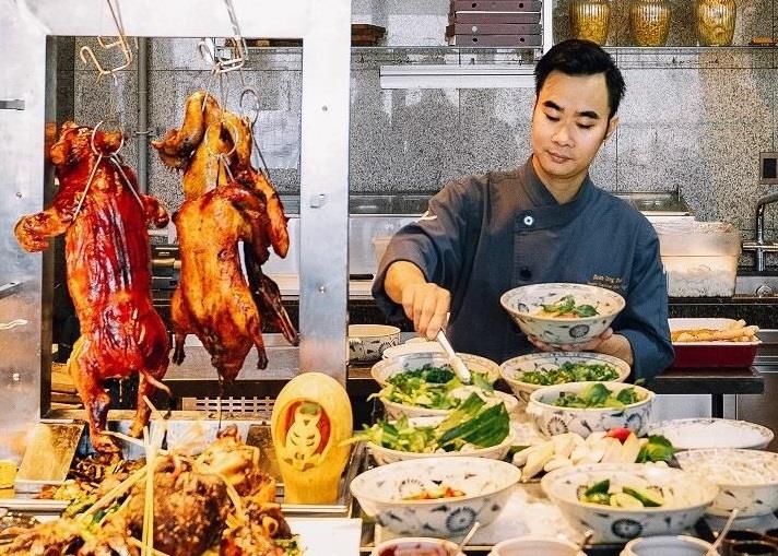 Don mua le hoi ron rang voi am thuc hoi nhap tai 3 Spoons hinh anh