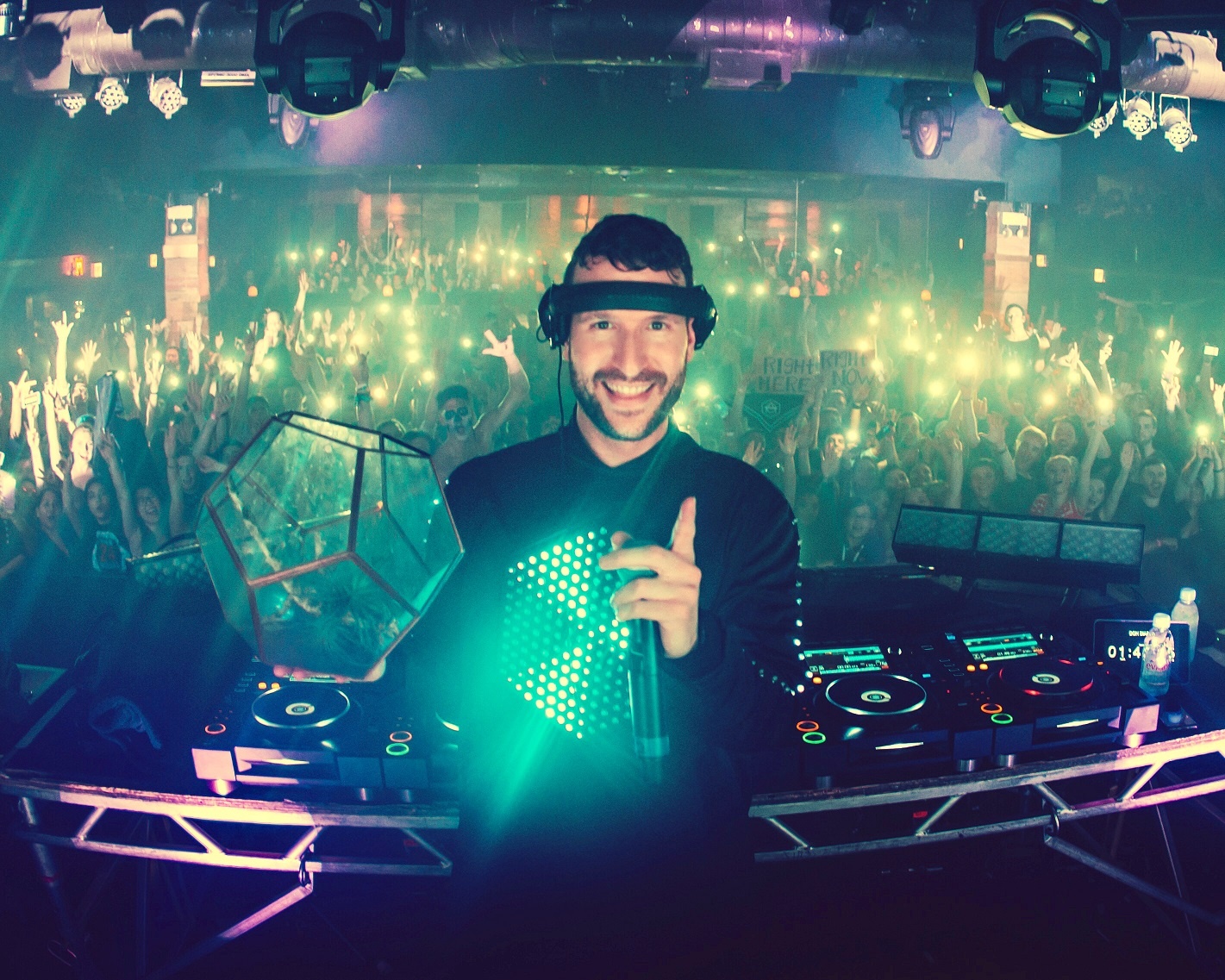 Don Diablo lam giam khao dem chung ket Yamaha DJ Battle hinh anh